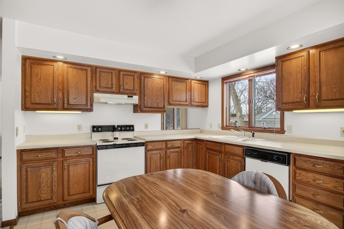 304 TRADING POST, ROCKTON, Illinois 61072, 2 Bedrooms Bedrooms, ,2 BathroomsBathrooms,Condominium,For Sale,TRADING POST,202600655