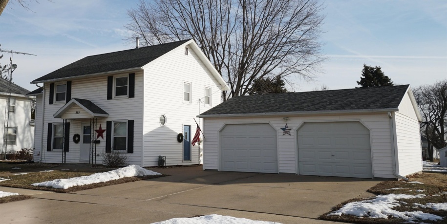 515 Hudson, STOCKTON, Illinois 61085, 3 Bedrooms Bedrooms, ,1 BathroomBathrooms,House,For Sale,Hudson,202600658