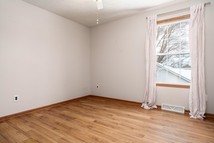 2501 Meadow View, ROCKFORD, Illinois 61102, 3 Bedrooms Bedrooms, ,2 BathroomsBathrooms,House,For Sale,Meadow View,202600660