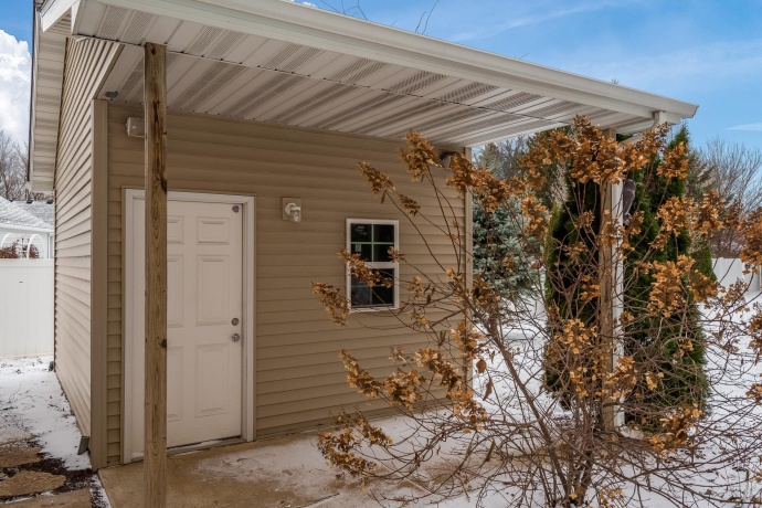 2501 Meadow View, ROCKFORD, Illinois 61102, 3 Bedrooms Bedrooms, ,2 BathroomsBathrooms,House,For Sale,Meadow View,202600660