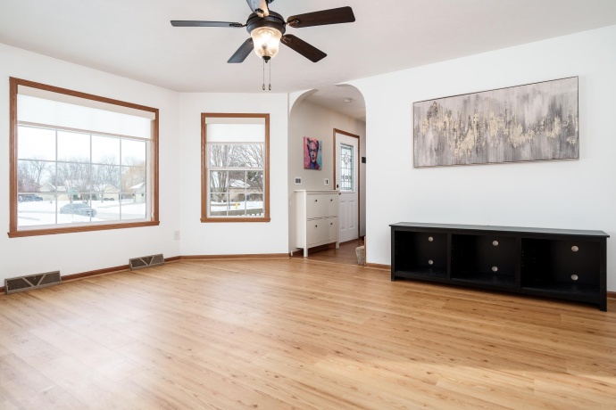 2501 Meadow View, ROCKFORD, Illinois 61102, 3 Bedrooms Bedrooms, ,2 BathroomsBathrooms,House,For Sale,Meadow View,202600660