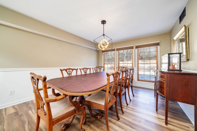 9345 Oakleaf, BYRON, Illinois 61010, 5 Bedrooms Bedrooms, ,3 BathroomsBathrooms,House,For Sale,Oakleaf,202600661