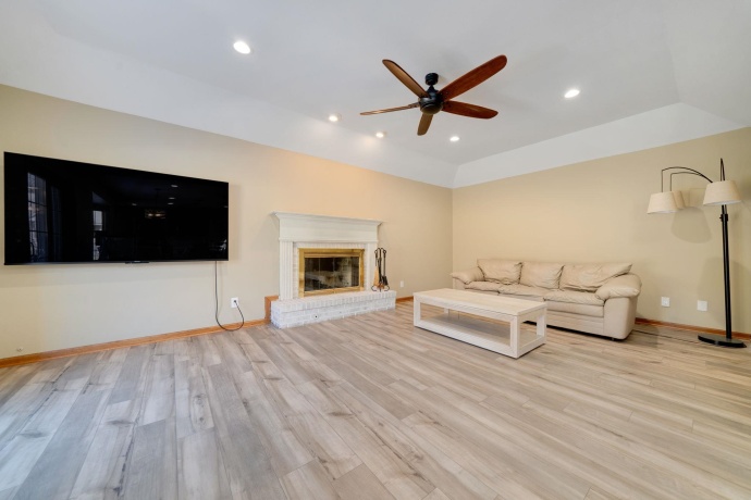 9345 Oakleaf, BYRON, Illinois 61010, 5 Bedrooms Bedrooms, ,3 BathroomsBathrooms,House,For Sale,Oakleaf,202600661