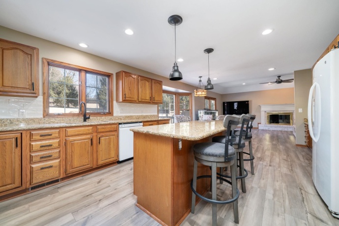 9345 Oakleaf, BYRON, Illinois 61010, 5 Bedrooms Bedrooms, ,3 BathroomsBathrooms,House,For Sale,Oakleaf,202600661