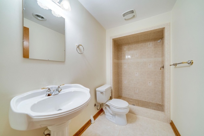 9345 Oakleaf, BYRON, Illinois 61010, 5 Bedrooms Bedrooms, ,3 BathroomsBathrooms,House,For Sale,Oakleaf,202600661