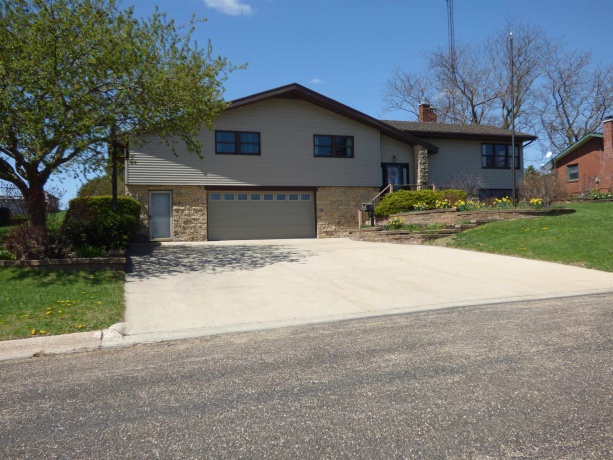 532 Ward, STOCKTON, Illinois 61085, 4 Bedrooms Bedrooms, ,3 BathroomsBathrooms,House,For Sale,Ward,202600669