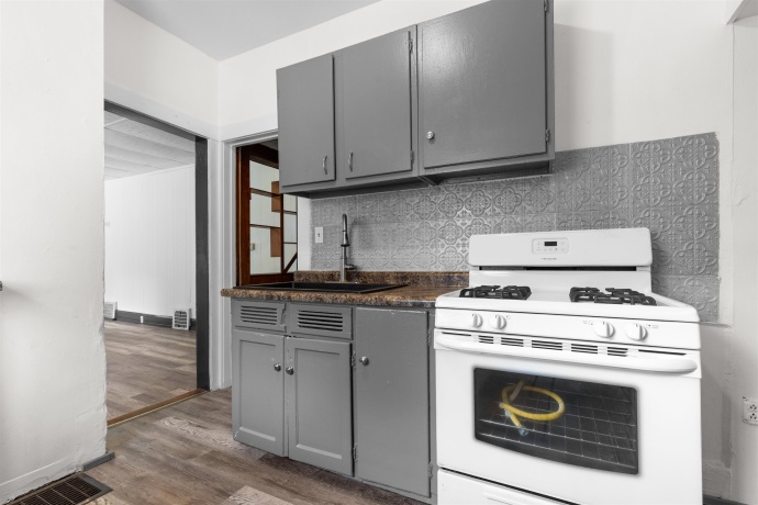 617 Central, ROCKFORD, Illinois 61101, 4 Bedrooms Bedrooms, ,1 BathroomBathrooms,House,For Sale,Central,202600672