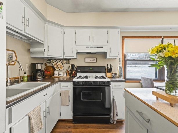 4533 Tenby, LOVES PARK, Illinois 61111, 2 Bedrooms Bedrooms, ,1 BathroomBathrooms,House,For Sale,Tenby,202600675