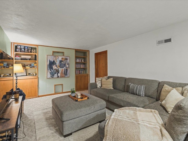 4533 Tenby, LOVES PARK, Illinois 61111, 2 Bedrooms Bedrooms, ,1 BathroomBathrooms,House,For Sale,Tenby,202600675