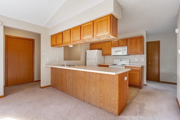 5154 Diane, ROCKFORD, Illinois 61108, 2 Bedrooms Bedrooms, ,2 BathroomsBathrooms,Condominium,For Sale,Diane,202600683