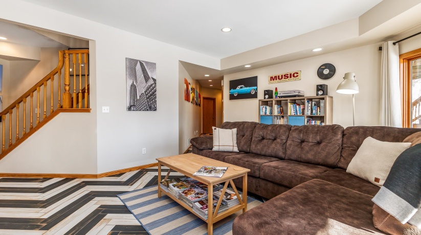 7 Colony, GALENA, Illinois 61036, 4 Bedrooms Bedrooms, ,3 BathroomsBathrooms,House,For Sale,Colony,202600691