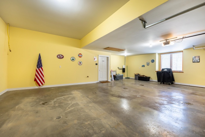 7 Colony, GALENA, Illinois 61036, 4 Bedrooms Bedrooms, ,3 BathroomsBathrooms,House,For Sale,Colony,202600691