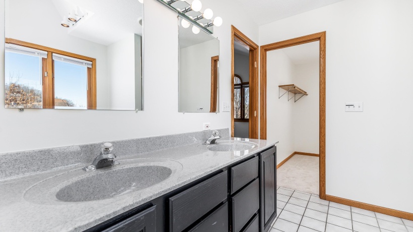 27 Augusta, GALENA, Illinois 61036, 4 Bedrooms Bedrooms, ,3 BathroomsBathrooms,House,For Sale,Augusta,202600693