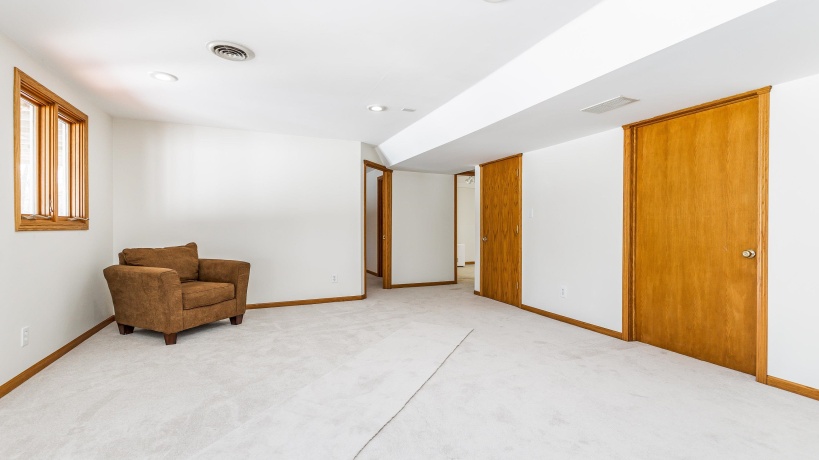 27 Augusta, GALENA, Illinois 61036, 4 Bedrooms Bedrooms, ,3 BathroomsBathrooms,House,For Sale,Augusta,202600693