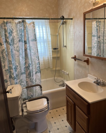 124 Maple, STOCKTON, Illinois 61085, 3 Bedrooms Bedrooms, ,1 BathroomBathrooms,House,For Sale,Maple,202600697