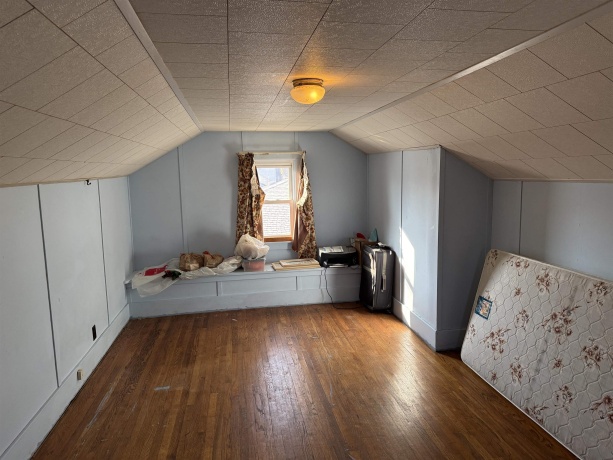 44 Sunset, FREEPORT, Illinois 61032, 3 Bedrooms Bedrooms, ,2 BathroomsBathrooms,House,For Sale,Sunset,202600700