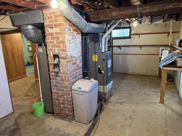 44 Sunset, FREEPORT, Illinois 61032, 3 Bedrooms Bedrooms, ,2 BathroomsBathrooms,House,For Sale,Sunset,202600700