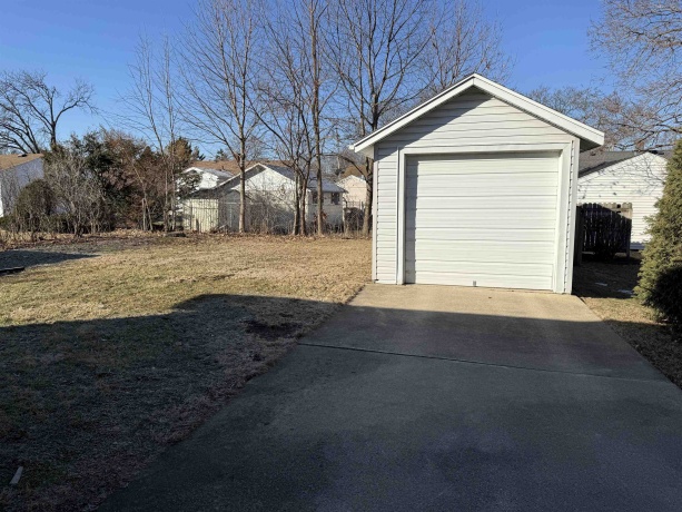 44 Sunset, FREEPORT, Illinois 61032, 3 Bedrooms Bedrooms, ,2 BathroomsBathrooms,House,For Sale,Sunset,202600700