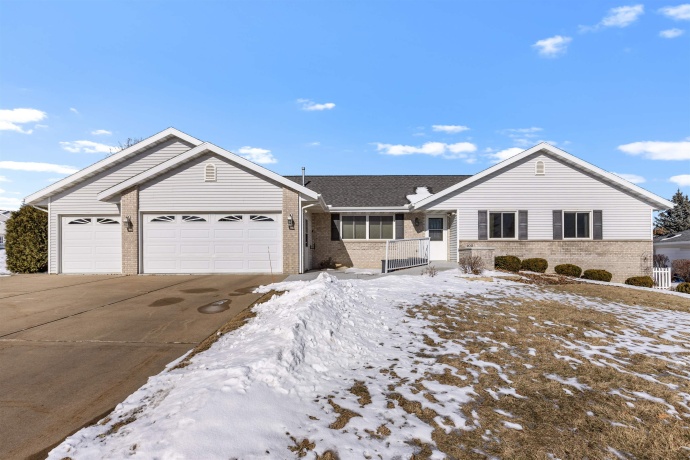 105 ROLLIN, LENA, Illinois 61048, 4 Bedrooms Bedrooms, ,3 BathroomsBathrooms,House,For Sale,ROLLIN,202600702