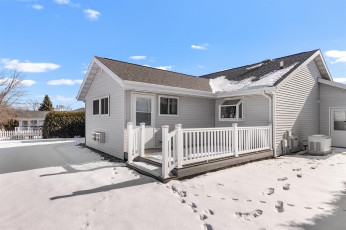 105 ROLLIN, LENA, Illinois 61048, 4 Bedrooms Bedrooms, ,3 BathroomsBathrooms,House,For Sale,ROLLIN,202600702