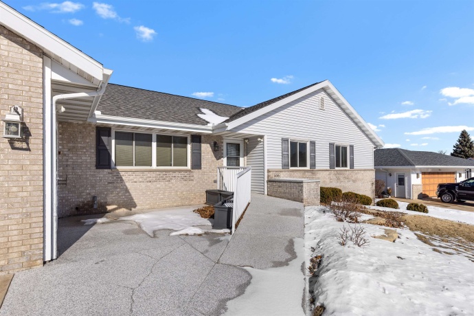 105 ROLLIN, LENA, Illinois 61048, 4 Bedrooms Bedrooms, ,3 BathroomsBathrooms,House,For Sale,ROLLIN,202600702