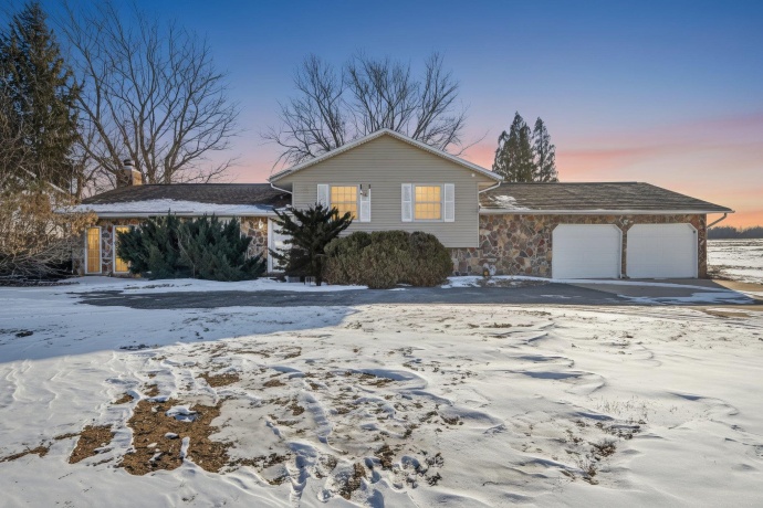 325 Bradmar, PEARL CITY, Illinois 61062, 3 Bedrooms Bedrooms, ,2 BathroomsBathrooms,House,For Sale,Bradmar,202600703