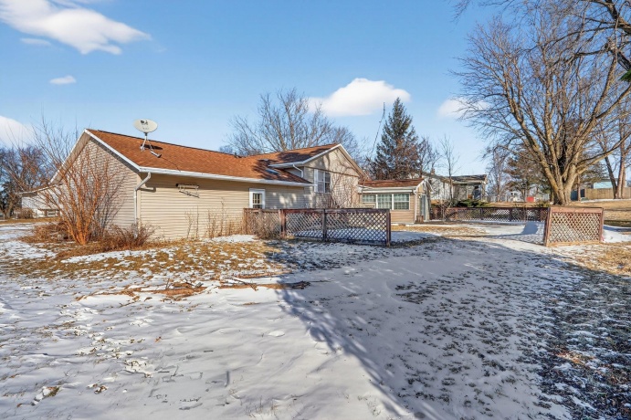 325 Bradmar, PEARL CITY, Illinois 61062, 3 Bedrooms Bedrooms, ,2 BathroomsBathrooms,House,For Sale,Bradmar,202600703