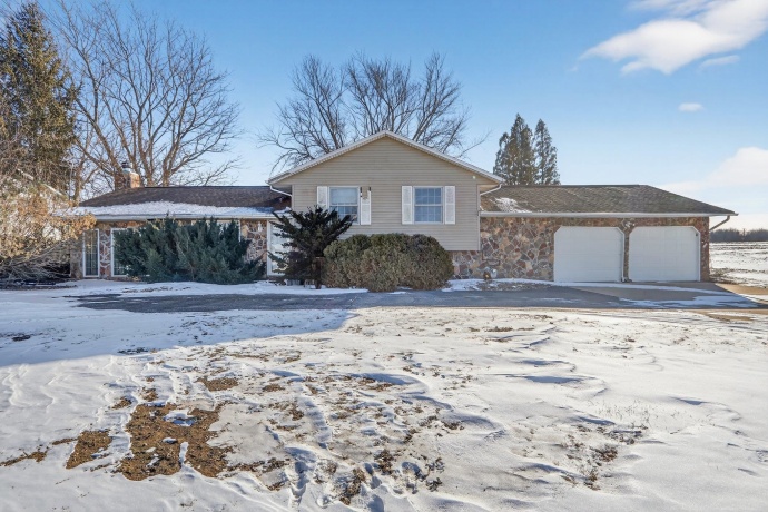 325 Bradmar, PEARL CITY, Illinois 61062, 3 Bedrooms Bedrooms, ,2 BathroomsBathrooms,House,For Sale,Bradmar,202600703