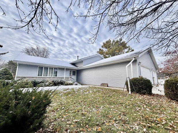 5927 Linden, ROCKFORD, Illinois 61108, 4 Bedrooms Bedrooms, ,2 BathroomsBathrooms,House,For Sale,Linden,202600707