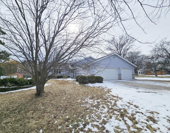 5927 Linden, ROCKFORD, Illinois 61108, 4 Bedrooms Bedrooms, ,2 BathroomsBathrooms,House,For Sale,Linden,202600707