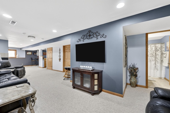 2035 Hillsdown, LAKE SUMMERSET, Illinois 61019, 4 Bedrooms Bedrooms, ,3 BathroomsBathrooms,House,For Sale,Hillsdown,202600708