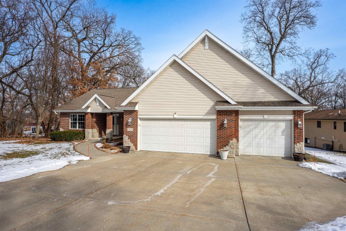 2035 Hillsdown, LAKE SUMMERSET, Illinois 61019, 4 Bedrooms Bedrooms, ,3 BathroomsBathrooms,House,For Sale,Hillsdown,202600708