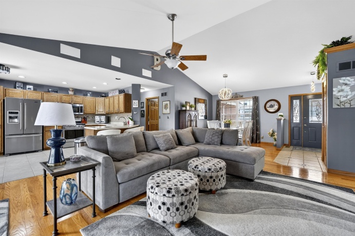 2035 Hillsdown, LAKE SUMMERSET, Illinois 61019, 4 Bedrooms Bedrooms, ,3 BathroomsBathrooms,House,For Sale,Hillsdown,202600708