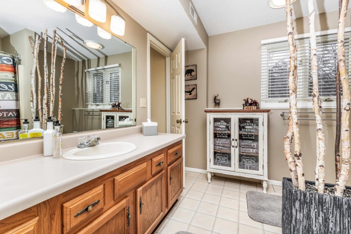 4 Timberline, GALENA, Illinois 61036, 3 Bedrooms Bedrooms, ,2 BathroomsBathrooms,House,For Sale,Timberline,202600709