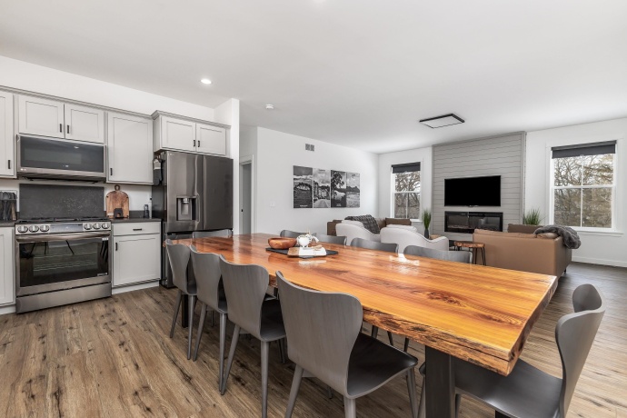 5 Blue Ridge, GALENA, Illinois 61036, 5 Bedrooms Bedrooms, ,4 BathroomsBathrooms,House,For Sale,Blue Ridge,202600710