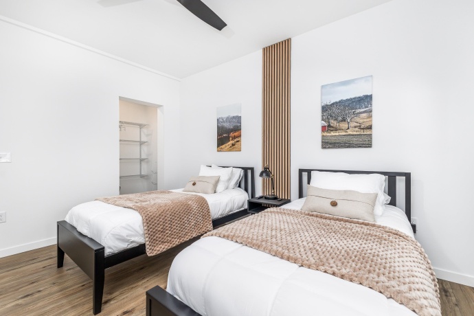 5 Blue Ridge, GALENA, Illinois 61036, 5 Bedrooms Bedrooms, ,4 BathroomsBathrooms,House,For Sale,Blue Ridge,202600710