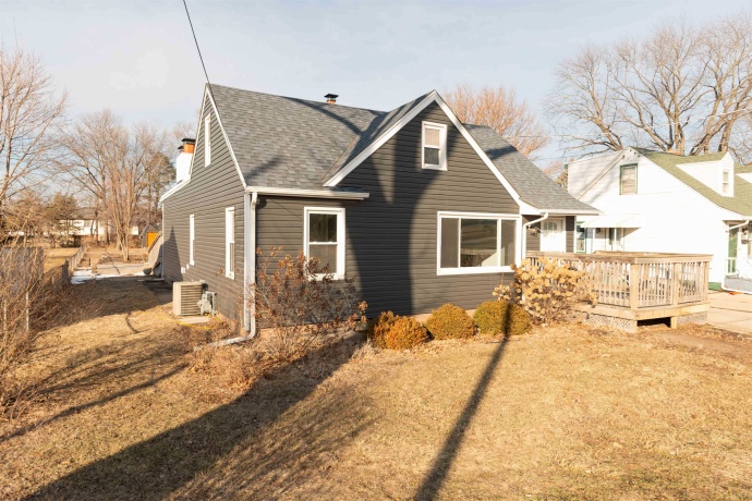 938 Riverside, LOVES PARK, Illinois 61111, 4 Bedrooms Bedrooms, ,3 BathroomsBathrooms,House,For Sale,Riverside,202600711