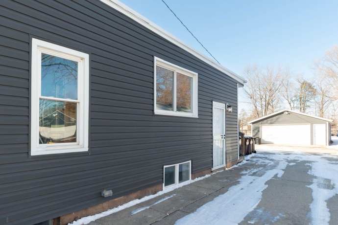 938 Riverside, LOVES PARK, Illinois 61111, 4 Bedrooms Bedrooms, ,3 BathroomsBathrooms,House,For Sale,Riverside,202600711