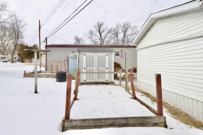 666 Bluff #402, SOUTH BELOIT, Illinois 61080, 2 Bedrooms Bedrooms, ,2 BathroomsBathrooms,House,For Sale,Bluff #402,202600712