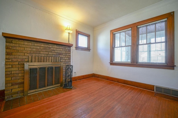 2019 15th, ROCKFORD, Illinois 61104, 2 Bedrooms Bedrooms, ,1 BathroomBathrooms,House,For Sale,15th,202600713