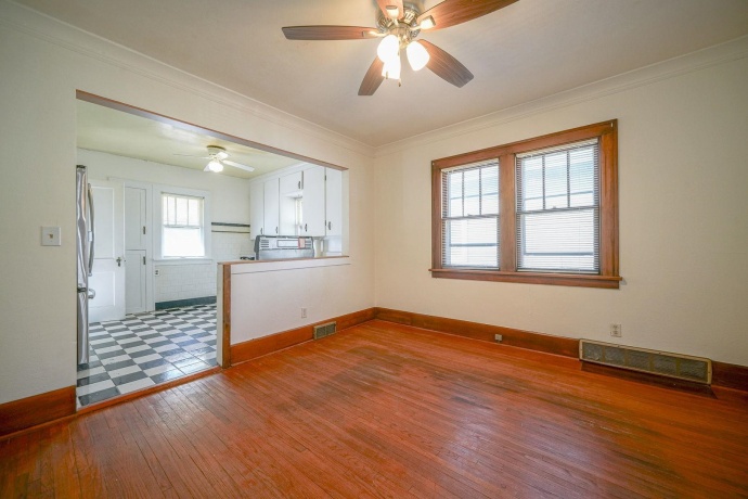 2019 15th, ROCKFORD, Illinois 61104, 2 Bedrooms Bedrooms, ,1 BathroomBathrooms,House,For Sale,15th,202600713