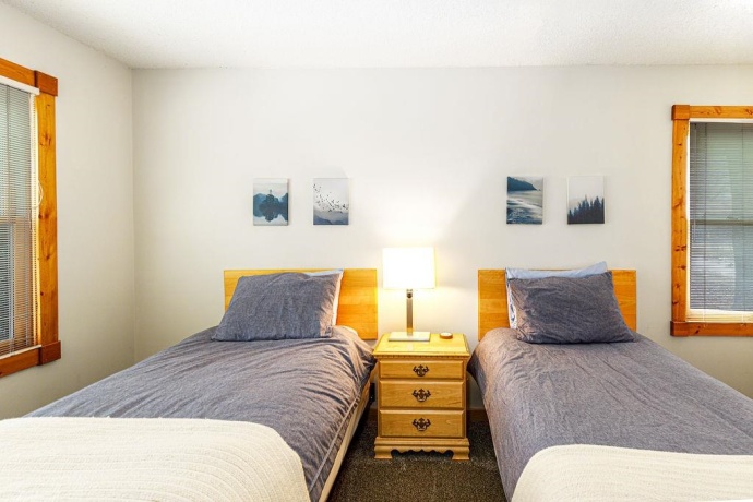 2 Briarwood, GALENA, Illinois 61036, 3 Bedrooms Bedrooms, ,3 BathroomsBathrooms,House,For Sale,Briarwood,202600715