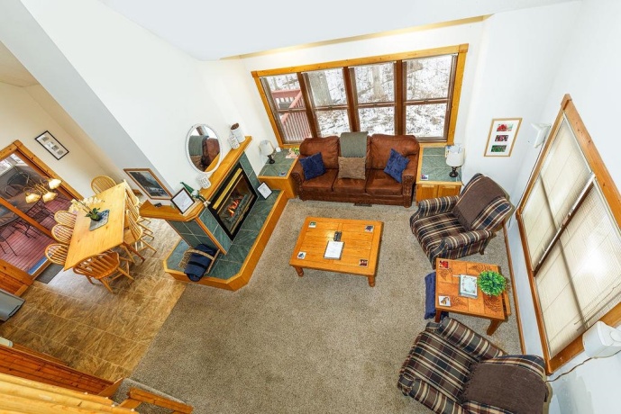 2 Briarwood, GALENA, Illinois 61036, 3 Bedrooms Bedrooms, ,3 BathroomsBathrooms,House,For Sale,Briarwood,202600715