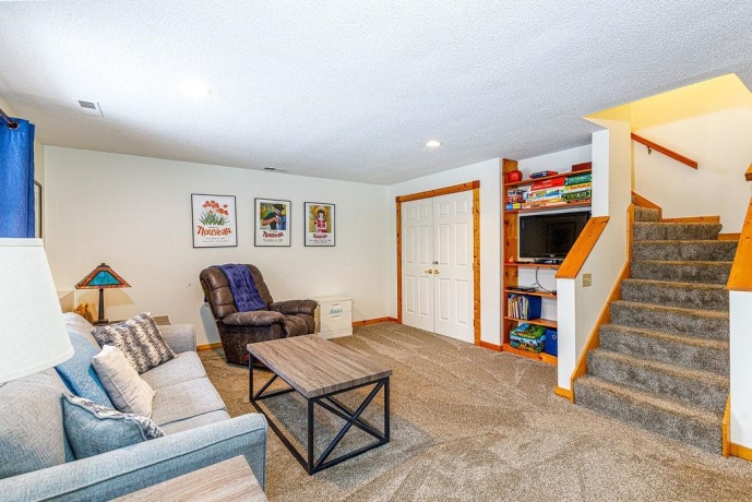 2 Briarwood, GALENA, Illinois 61036, 3 Bedrooms Bedrooms, ,3 BathroomsBathrooms,House,For Sale,Briarwood,202600715