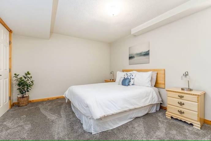 2 Briarwood, GALENA, Illinois 61036, 3 Bedrooms Bedrooms, ,3 BathroomsBathrooms,House,For Sale,Briarwood,202600715