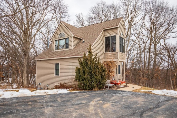 2 Briarwood, GALENA, Illinois 61036, 3 Bedrooms Bedrooms, ,3 BathroomsBathrooms,House,For Sale,Briarwood,202600715