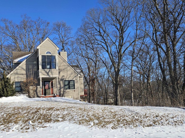 2 Briarwood, GALENA, Illinois 61036, 3 Bedrooms Bedrooms, ,3 BathroomsBathrooms,House,For Sale,Briarwood,202600715