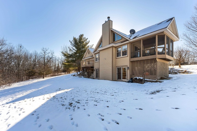 155 Blackhawk, GALENA, Illinois 61036, 3 Bedrooms Bedrooms, ,3 BathroomsBathrooms,House,For Sale,Blackhawk,202600718