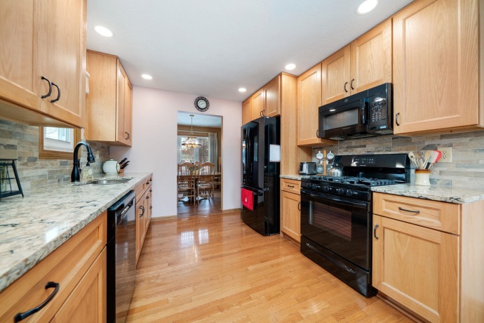 6395 Greystone, ROSCOE, Illinois 61073, 3 Bedrooms Bedrooms, ,2 BathroomsBathrooms,House,For Sale,Greystone,202600721