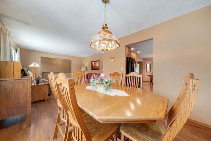 6395 Greystone, ROSCOE, Illinois 61073, 3 Bedrooms Bedrooms, ,2 BathroomsBathrooms,House,For Sale,Greystone,202600721